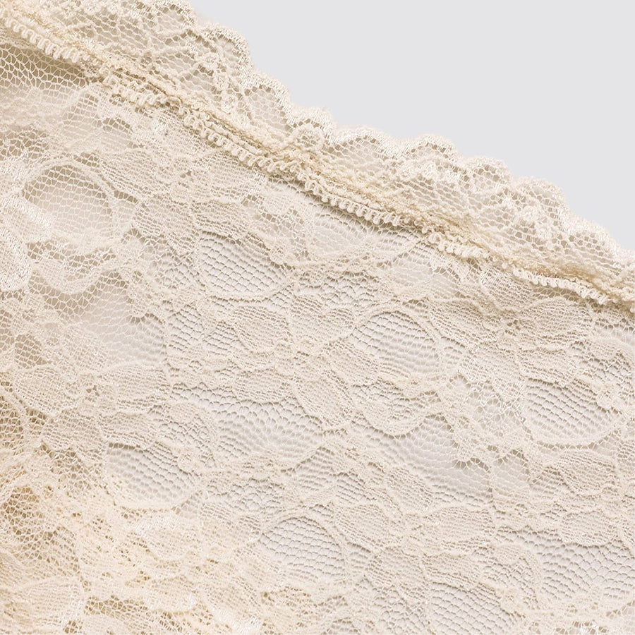 Effortless Lace Thong Sand
